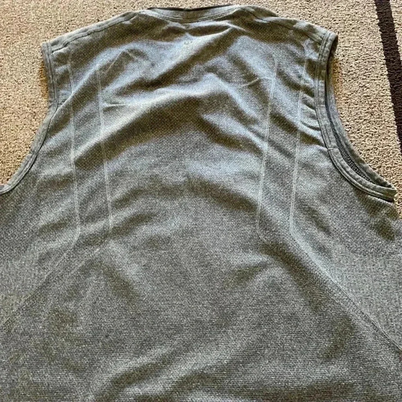 Lululemon swift tech muscle tank - Picture 6 of 8